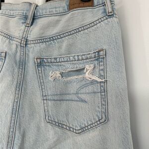 SOLD: AE 90s Boyfriend Jeans